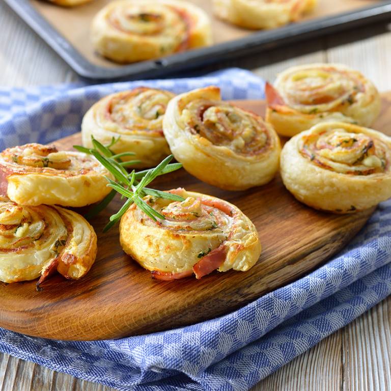 Roulés à la tomate et aux deux basilics