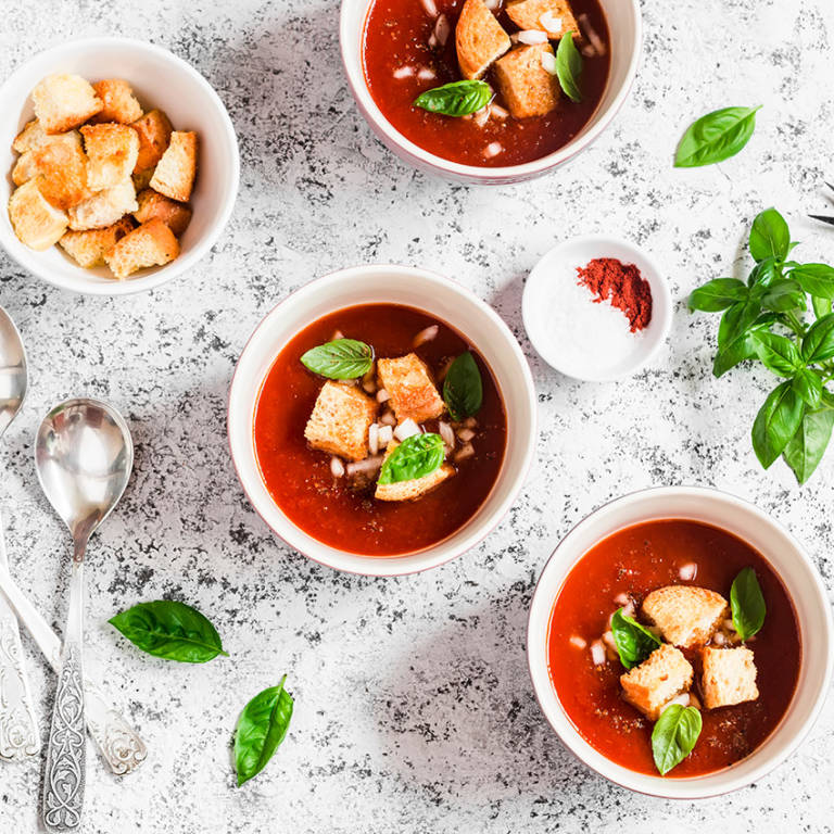 Gaspacho de tomates aux deux basilics